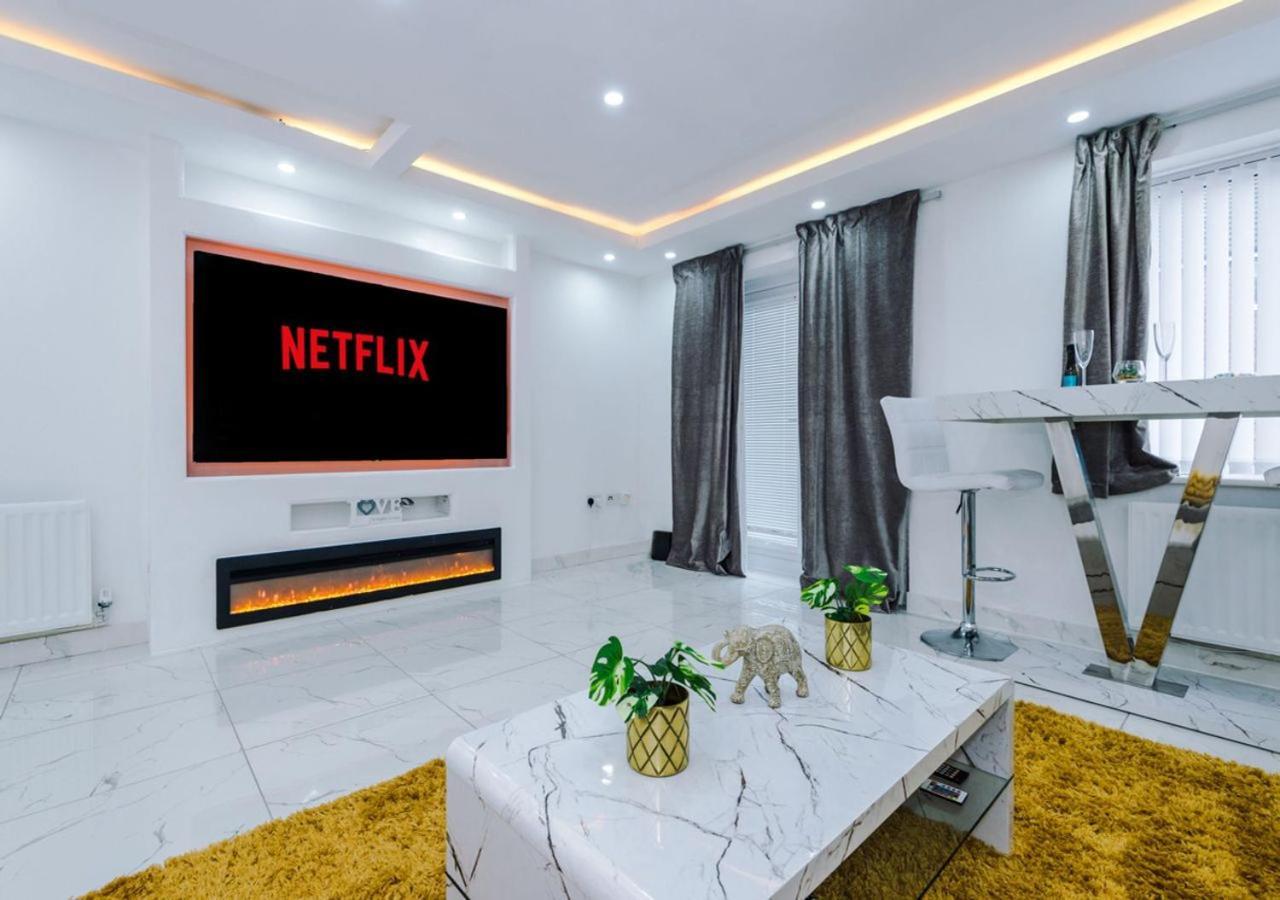 Luxury 3 Bedroom House Close To Manchester Center — Photos 3